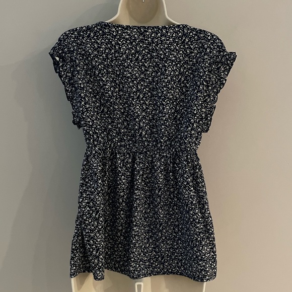 WOMANS FASHION TOP - Picture 6 of 6